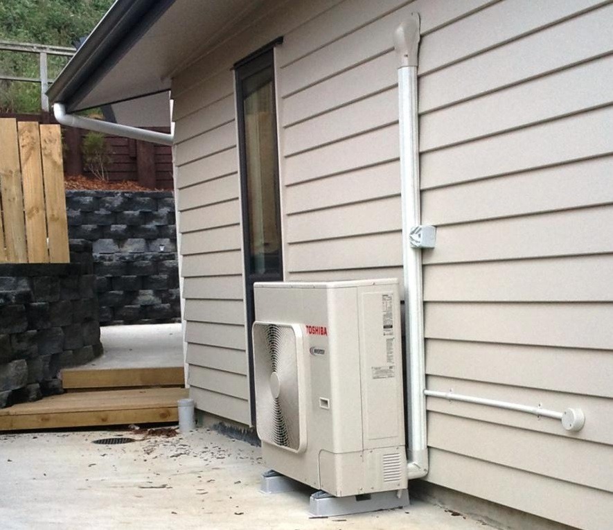 Outdoor compressor unit for a single-split residential system